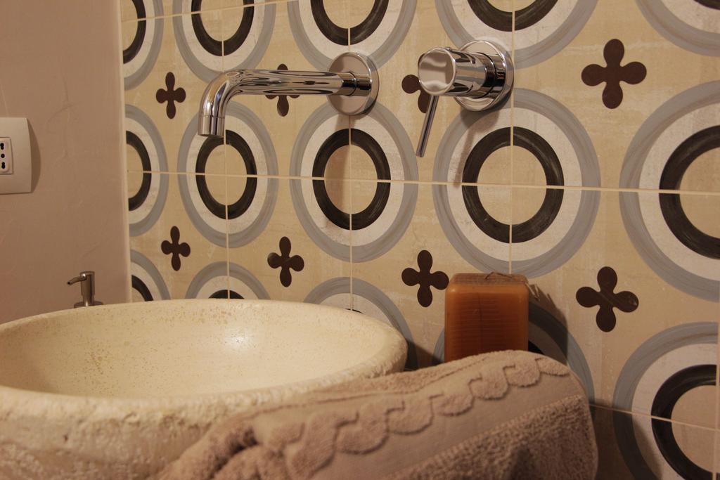 Palazzo Manfredi - Bed And Breakfast Monopoli Zewnętrze zdjęcie